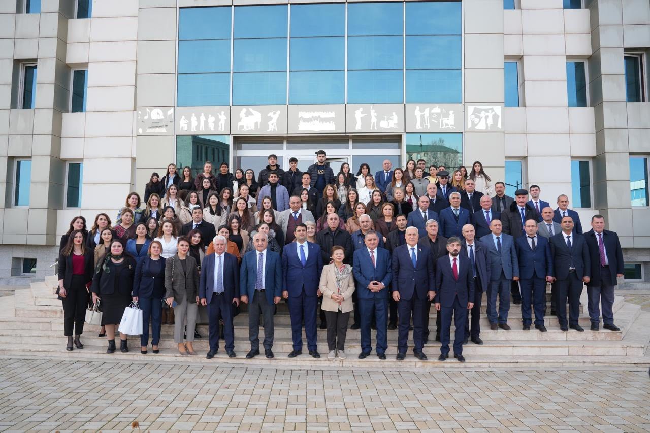 Elm məktəbdən başlayır: UNEC-in təşəbbüsü genişlənir (FOTO)